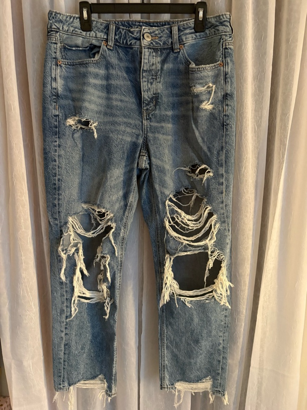 American Eagle Outfitters Light Blue Denim Jeans